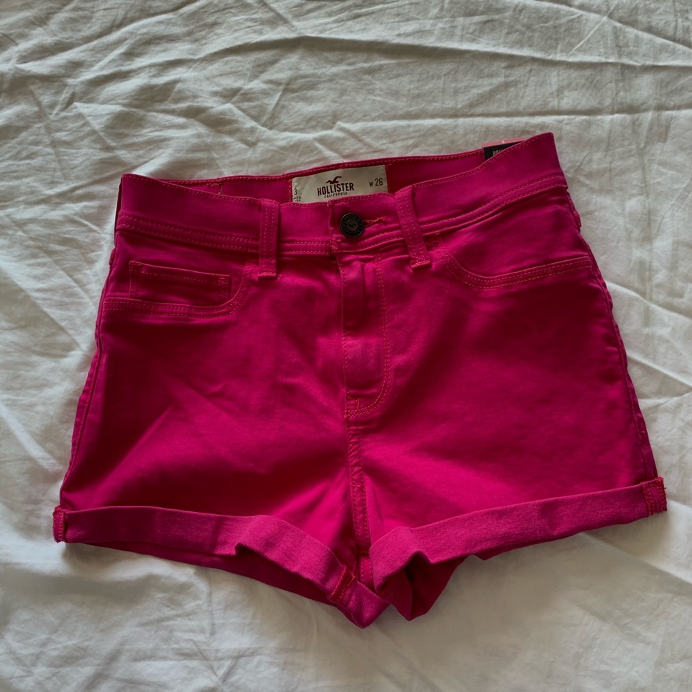 Hollister ‘Ultimate High Rise’ Shorts in Magenta